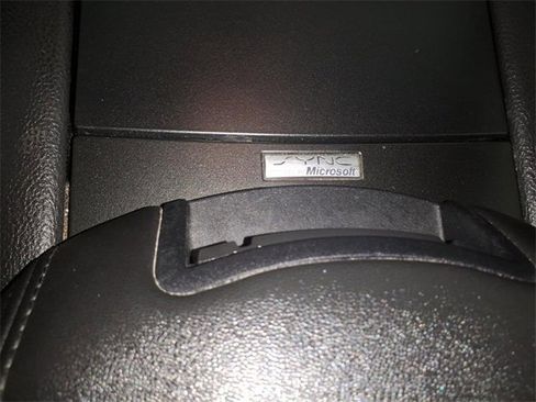 Used 2013 Ford Taurus SHO image 22