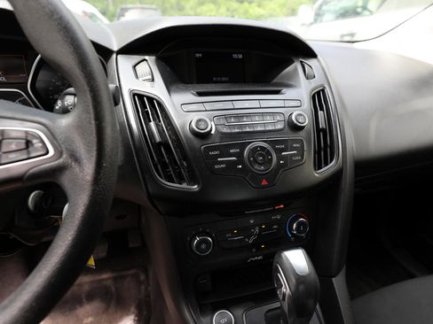Used 2015 Ford Focus SE image 17