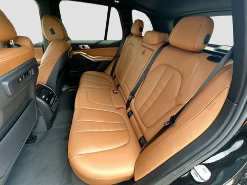 Used 2022 BMW X5 xDrive40i w/ M Sport Package image 25