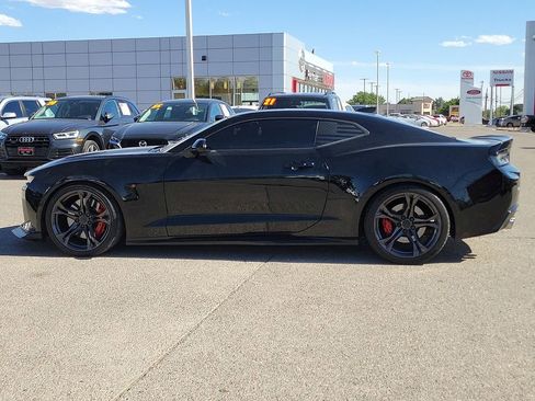 Used 2018 Chevrolet Camaro SS RWD image 6