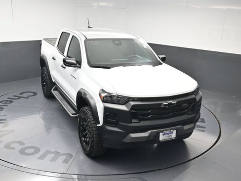 Used 2026 Chevrolet Colorado Trail Boss AWD/4WD image 32
