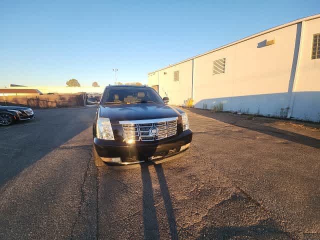 Used 2011 Cadillac Escalade Premium AWD/4WD image 8