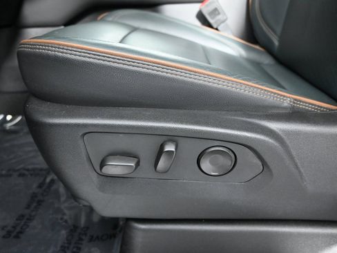 Used 2025 GMC Yukon AT4 image 23