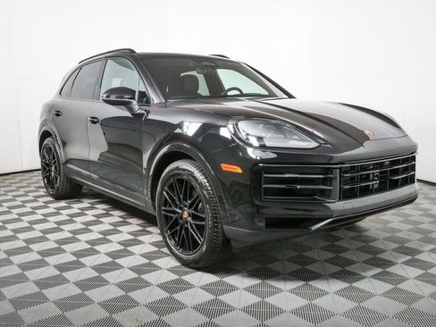 Used 2026 Porsche Cayenne AWD/4WD image 32