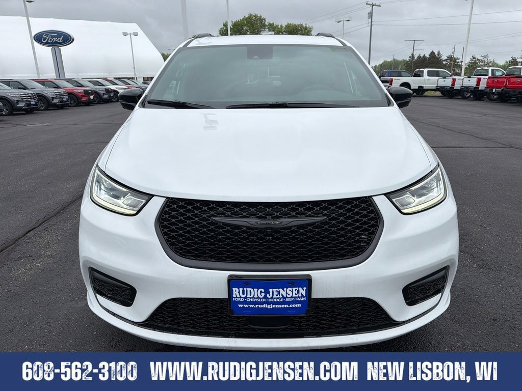 New 2026 Chrysler Pacifica Select w/ S Appearance Package AWD/4WD image 8