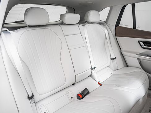 Certified 2023 Mercedes-Benz EQE 500 4MATIC SUV image 13