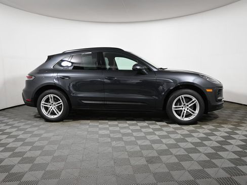 Used 2026 Porsche Macan AWD/4WD image 8