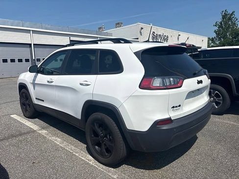 Used 2021 Jeep Cherokee Latitude Plus AWD/4WD image 12