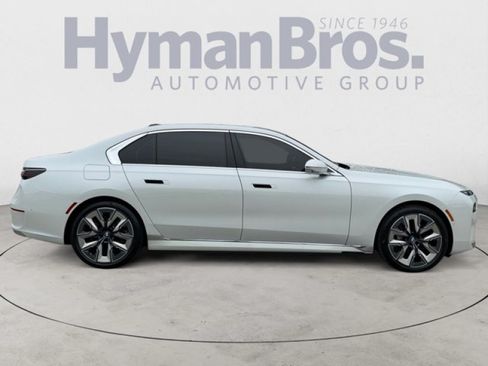 Used 2023 BMW i7 xDrive60 AWD/4WD image 2