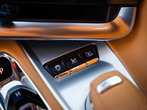 Used 2021 Chevrolet Corvette Stingray Premium Conv w/ Z51 Performance Package image 50