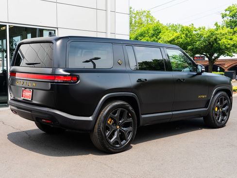 Used 2024 Rivian R1S Adventure AWD/4WD image 6