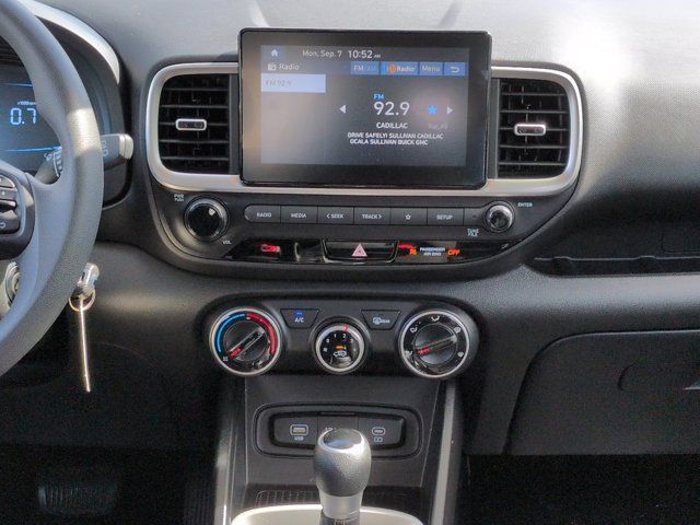 Used 2026 Hyundai Venue SE FWD image 17