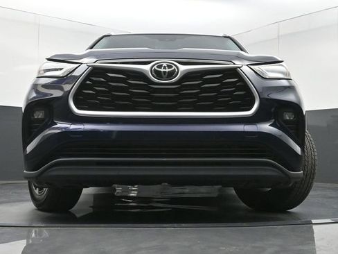 Used 2021 Toyota Highlander XLE FWD image 37