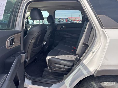 Used 2023 Kia Sorento S w/ Panoramic Sunroof Package AWD/4WD image 27