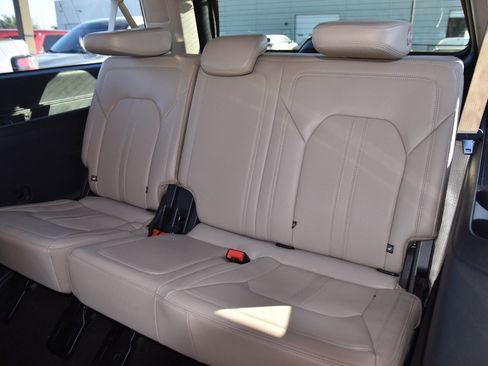 Used 2024 Ford Expedition Max Limited image 12