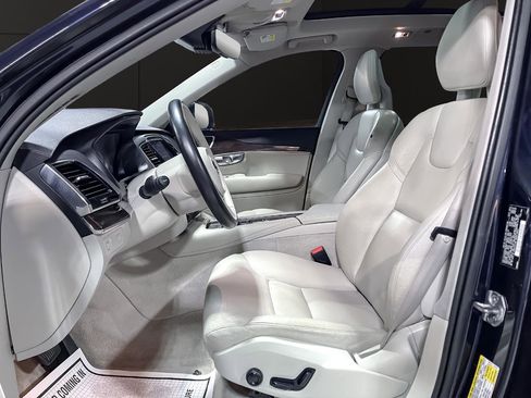 Used 2016 Volvo XC90 T6 Momentum image 9