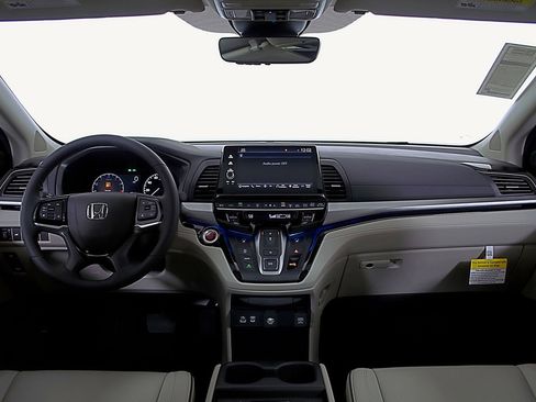 New 2026 Honda Odyssey Touring image 13