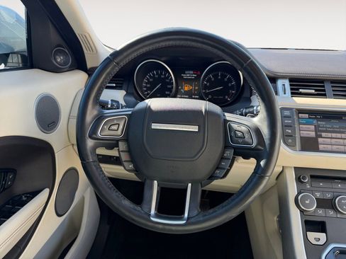 Used 2013 Land Rover Range Rover Evoque Prestige image 12