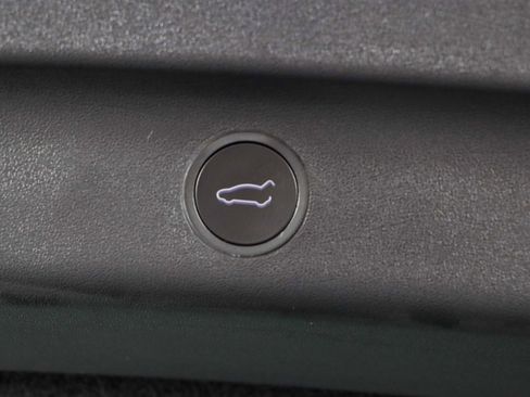 Used 2025 Tesla Model Y Long Range image 29