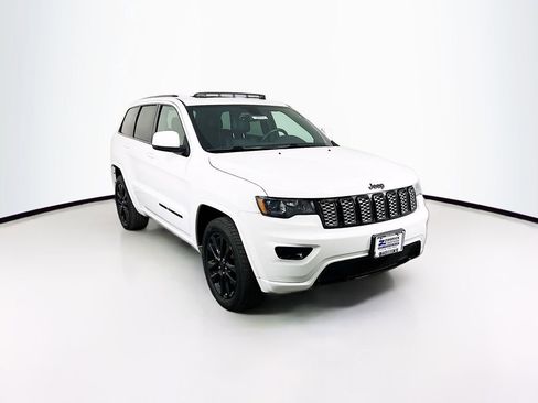 Used 2018 Jeep Grand Cherokee Altitude image 1
