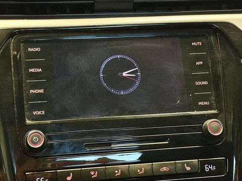 Used 2021 Volkswagen Passat 2.0T SE image 9