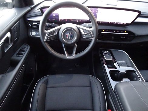 Used 2025 Buick Enclave Preferred image 13