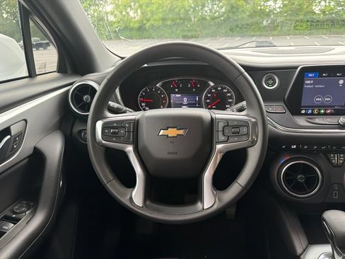 Used 2022 Chevrolet Blazer LT FWD image 12