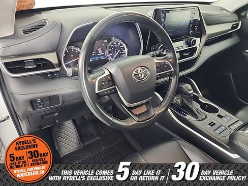 Used 2022 Toyota Highlander XLE image 21
