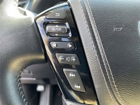 Used 2024 Nissan Armada Platinum w/ Captain's Chairs Package image 17