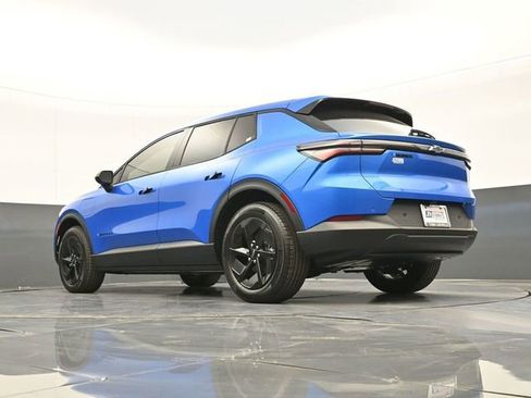 New 2026 Chevrolet Equinox EV LT w/ Midnight Package FWD image 40