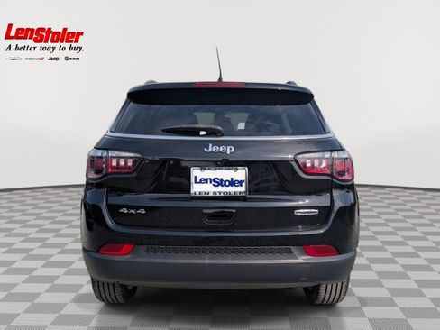 Used 2022 Jeep Compass Latitude AWD/4WD image 4