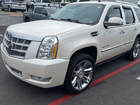 Used 2013 Cadillac Escalade Platinum AWD/4WD image 1