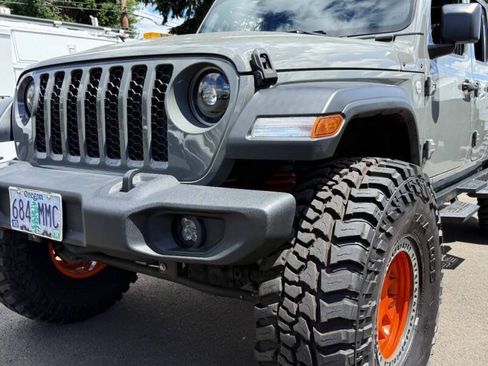 Used 2020 Jeep Gladiator Sport w/ Quick Order Package 24S AWD/4WD image 14