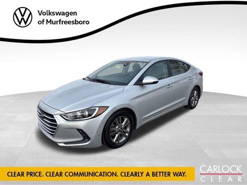 Used 2017 Hyundai Elantra SE image 1