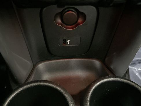 Used 2021 MINI Cooper 4-Door Hardtop image 26