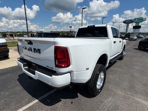 Used 2025 RAM 3500 Big Horn AWD/4WD image 5