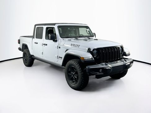 Used 2022 Jeep Gladiator Sport AWD/4WD image 3