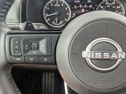 Used 2023 Nissan Pathfinder SL w/ Black Appearance Package AWD/4WD image 18