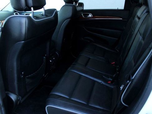 Used 2013 Jeep Grand Cherokee Overland RWD image 14