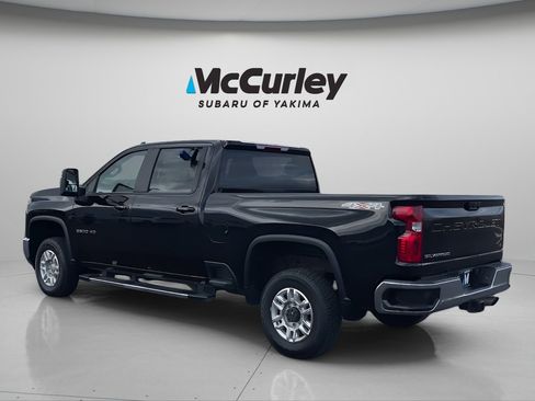 Used 2024 Chevrolet Silverado 2500 LT image 3
