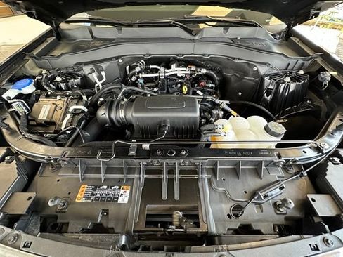 Used 2023 Ford Explorer XLT w/ Equipment Group 202A AWD/4WD image 27