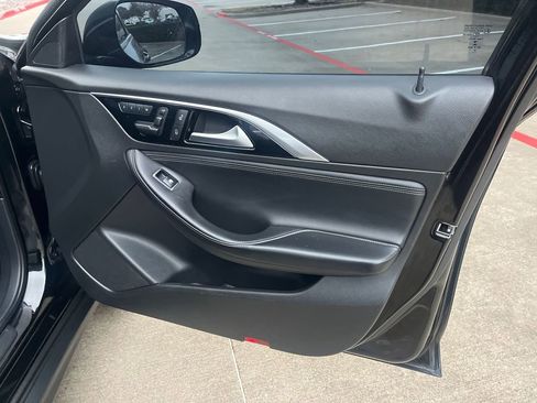 Used 2017 INFINITI QX30 Premium w/ Cargo Package image 19