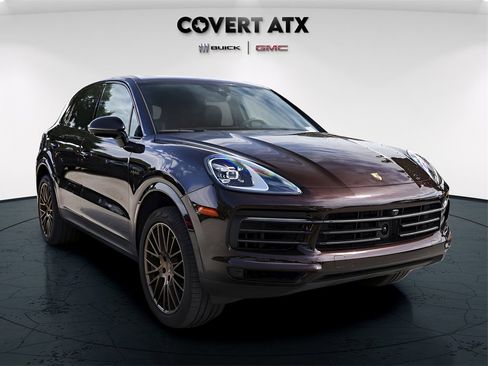Used 2022 Porsche Cayenne Platinum Edition image 8