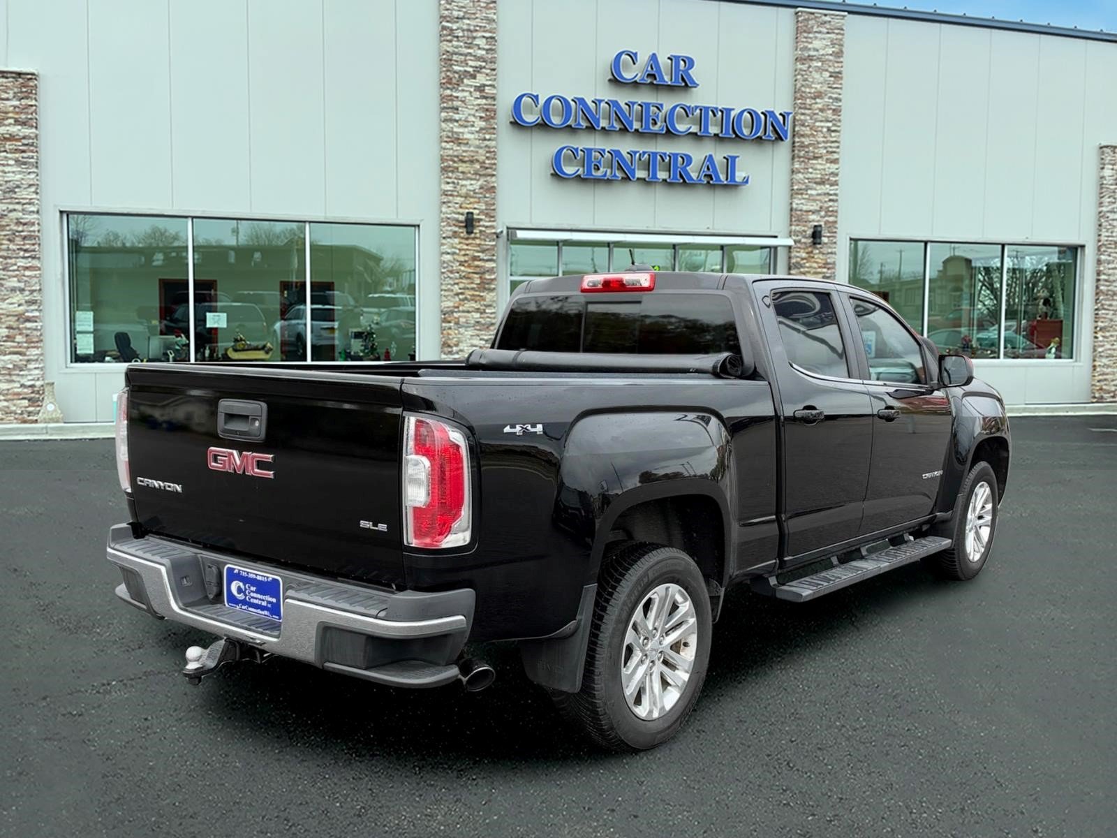 Used 2016 GMC Canyon SLE w/ Nightfall Edition AWD/4WD image 4