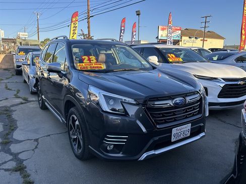 Used 2023 Subaru Forester Touring AWD/4WD image 3