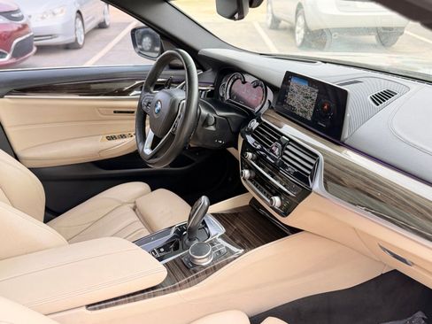 Used 2018 BMW 540i image 24