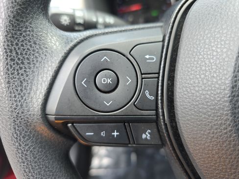 Used 2020 Toyota RAV4 XLE w/ Convenience Package FWD image 18