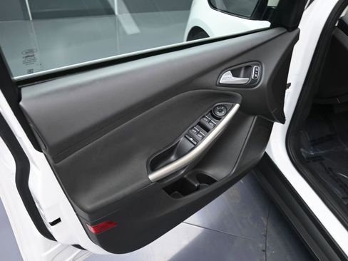 Used 2018 Ford Focus Titanium image 16