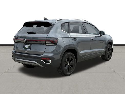 New 2026 Volkswagen Taos SE FWD image 5