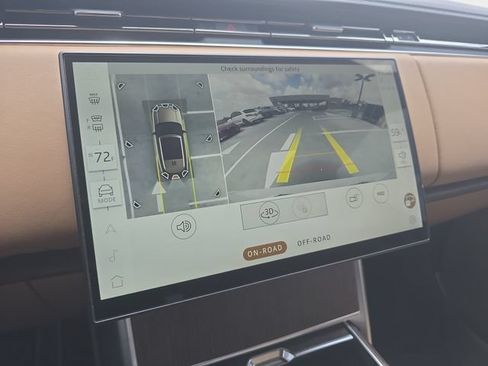 Certified 2025 Land Rover Range Rover SE AWD/4WD image 21